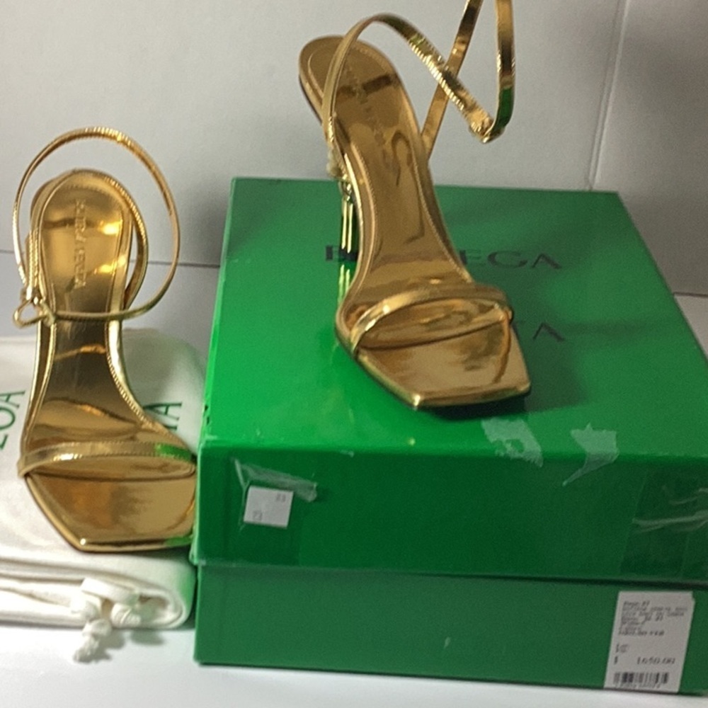 Bottega Veneta
Women's High Heel Knot Sandals - Picture 12 of 16